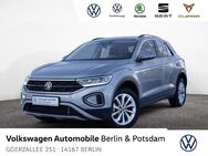 VW T-Roc, 1.5 TSI Life, Jahr 2023 - Berlin