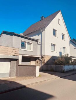 Freistehendes Zweifamilienhaus in absolut beliebter Lage von Letmathe – Dein neues Familiendomizil mit viel Platz und Potenzial! - Iserlohn