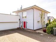 Junges Architektenhaus mit individuellem Grundriss, Sauna und Doppelgarage - Rastede