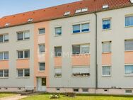 Geräumige 4-Zimmer-Wohnung mit eigener Garage: sofort bezugsfrei - Zwenkau