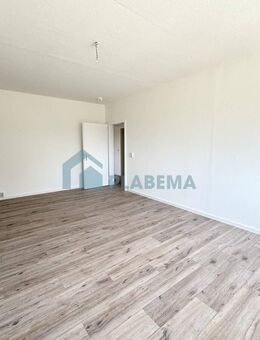4- Zimmer- Erdgeschosswohnung mit neuer Einbauküche, aktuell in Renovierung - Lübz