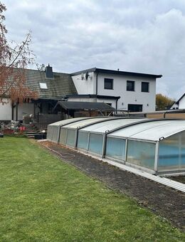 DHH in begehrter Lage, modernes + energieeffizientes Heizkonzept, großes Grundstück mit Sauna + Pool - Zwickau