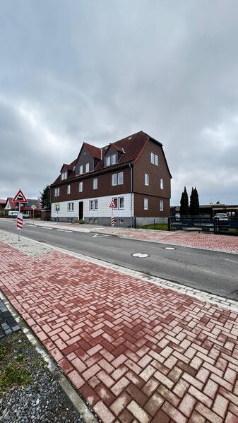 Attraktive Kapitalanlage - MFH mit 6 WE und großem Grundstück
