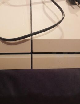 Playstation 4 in weiß zu verkaufen - Bad Schwartau
