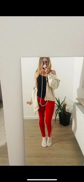 💄(19yo) Heiße Studentin 💦🍆 | Videos und Bilder 😋🤗