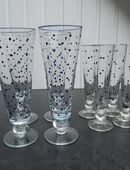 8 Gläser mit blauen Punkten zus. 4,- 4 Biergläser+4 Sektgläser in 24944
