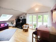 Wunderschöne 2-Zi. DG Whg mit Blk, Schwedenofen und Bergblick im 3 -Fam. Haus in Starnberg - Starnberg