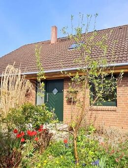 Gepflegtes Einfamilienhaus mit viel Platz und liebevoll angelegtem Nutzgarten in beliebter Wohnlage - Oldenburg (Holstein)