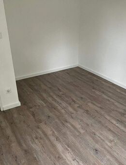 Schöne 3 Zimmer Wohnung mit Stellplatz und EBK - Königs Wusterhausen