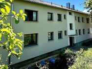 Toll geschnittene 4-Zimmerwohnung mit Balkon im energetisch sanierten 4-Familienhaus - Oberviechtach