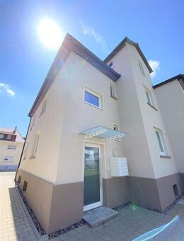 Renovierte 3-Zimmer Wohnung in VS-Schwenningen in zentraler Lage mit EBK, Balkon und Gemeinschaftsgarten zu vermieten! - Villingen-Schwenningen