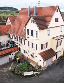 Schlössle von Höfen - Großzügiges 3-Familienhaus mit weiterem Ausbaupotenzial. - Winnenden
