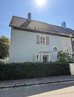 Attraktive Doppelhaushälfte mit Ausbaureserve, Garten und Garage - Ansbach