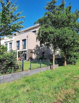 Charmantes Stadthaus am Seerosenpark in Bremen Oberneuland - Bremen