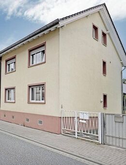 Charmantes Zweifamilienhaus mit Maisonetteausbau in ruhiger Lage! - Hanau (Brüder-Grimm-Stadt)