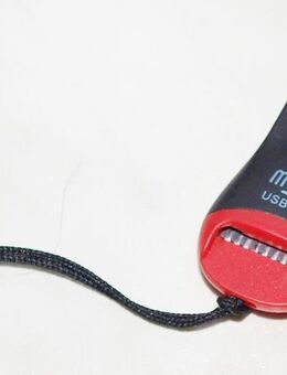 Mini USB 2.0 Kartenleser-Stick für micro SD / SDHC / HC / TF / M2 Karten - Andernach