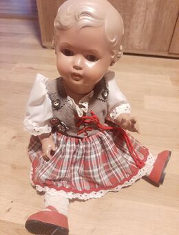 Scholdkröt- Puppe im Dirndĺ - Leipzig
