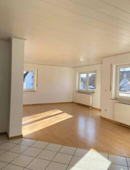 helle 3-Zimmer-Wohnung mit Einbauküche und Balkon in ruhiger Wohnlage von Werbach - Werbach