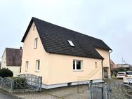 Charmantes Einfamilienhaus mit 3 Garagen und herrlichem Grundstück in Hallerndorf - Hallerndorf
