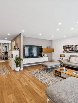 Provisionsfrei - Hochwertig ausgestattete, familienfreundliche Whg. mit Terrasse & Garten - Eningen (Achalm)
