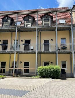 Attraktive 2 Zimmer Dach Wohnung *** AWO Leistungen möglich *** Provisionsfrei - Altenburg