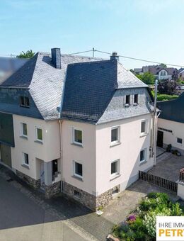 EIN CHARAKTERVOLLES ZUHAUSE: RIESIGES GRUNDSTÜCK, GROßE SCHEUNE UND VIEL SPIELRAUM - Holzbach