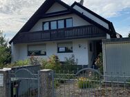 Attraktive Architektur und Raum für zwei Familien in N-Altenfurt - Nürnberg