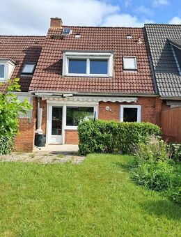 Gemütliches Reihenmittelhaus mit Terrasse, Garten, Keller und Außenstellplatz in Husum-Rödemis - Husum (Schleswig-Holstein)