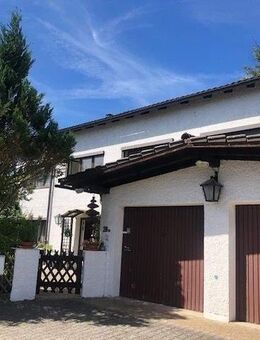 Idyllisches Einfamilienhaus mit Einliegerwohnung, ruhige Wohnlage im schönen Rosenheim - Rosenheim