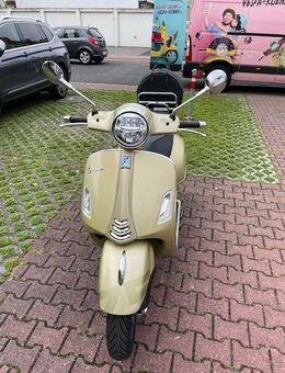 Vespa GTS 300 Supertech 75th Sondermodell - Großkrotzenburg
