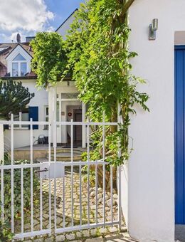 Exklusives Zweifamilienhaus am Ammersee - Unverbaubares Panorama & modernes Wohnen" - Utting (Ammersee)