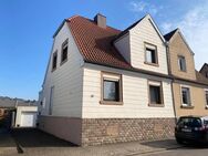 schönes Einfamilienhaus mit Garten und Garage in begehrter Wohnlage von St. Ingbert - Sankt Ingbert
