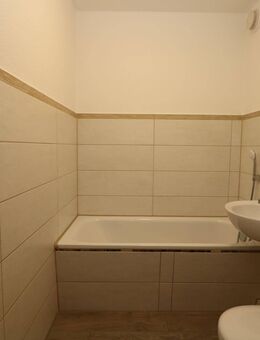 Ein großes Schnäppchen! - Großzügige 3RW mit 2 Balkonen - Freiberg
