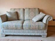 Neuwertiges Sofa mit 2 Sitzen aus Stoff mit Webmuster, 2 Kissen, 1,50 m breit - Dortmund Höchsten