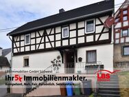 Fachwerkhaus mit großem Grundstück und Gestaltungspotenzial - Kleinmaischeid