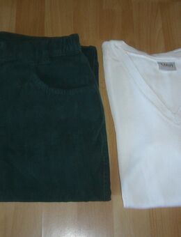 Damenhose - Jeans -Dunkelgrün - Shirt / leichter Pulli - weiß - XL - Halbemond