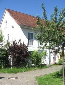 Modernes Reiheneckhaus mit schönem Garten, mit Garage, 2 Stellplätzen und Einbauküche - Stegaurach