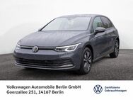 VW Golf, 1.0 VIII eTSI Move, Jahr 2023 - Berlin