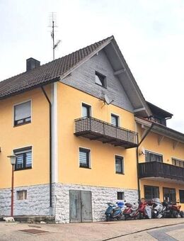 Eine Gelegenheit für 2 Familien; Doppelhaus mit Mieteinnahme durch Gewerbe im Untergeschoss - Hauzenberg