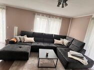 Couch / Wohnlandschaft in grau/ Anthrazit U-Form - Eschweiler
