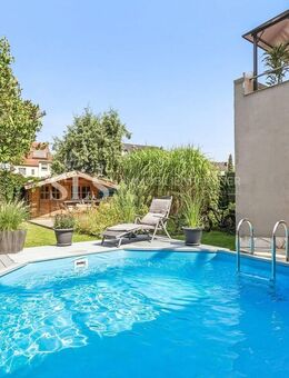 Mehr Raum als gedacht: Reiheneckhaus mit offenem Wohnen, Wintergarten, Garten und Pool - Bochum
