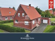 Rysum! Einfamilienhaus mit Gartenanlage, Garage, Nebengebäude und Terrasse in ruhiger Wohnlage! - Krummhörn