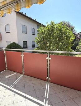Freie 3-Zimmer-Wohnung mit Garage in Bad Cannstatt-Muckensturm - Stuttgart