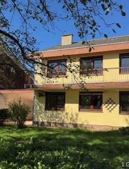 Großzügige Doppelhaushälfte mit zwei Wohneinheiten und Ausbaupotential in idyllischer, naturnaher Lage in Feldkirchen-Westerham - Feldkirchen-Westerham