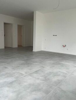 *Exklusives Immobilienangebot | Erdgeschosswohnung mit Garten und Stellplatz* - Schönenberg-Kübelberg