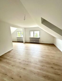 Helle DG-Wohnung in ruhiger, zentraler Lage von Hofheim. - Hofheim (Taunus)