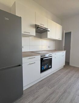 Einziehen, fertig, los...Moderne 2-Zimmer-Wohnung in Nähe zum Park mit Einbauküche - Zwickau