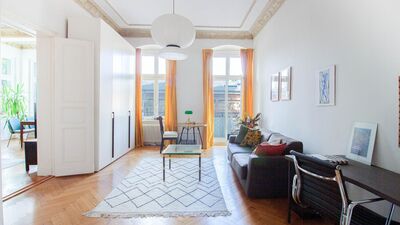 Historischer Altbau am Mauerpark: 3 Zi. Apartment inkl. sonnigem Balkon gegenüber der KulturBrauerei