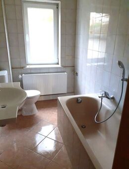 Großzügige 5-Raum-Wohnung in 09544 Neuhausen, Erdgeschoß 114 qm, 2 Bäder - Neuhausen (Erzgebirge)