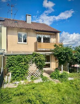 Doppelhaushälfte mit Garage in ruhiger Lage von Friedrichshafen-Berg – sanierungsbedürftig mit viel Potenzial - Friedrichshafen